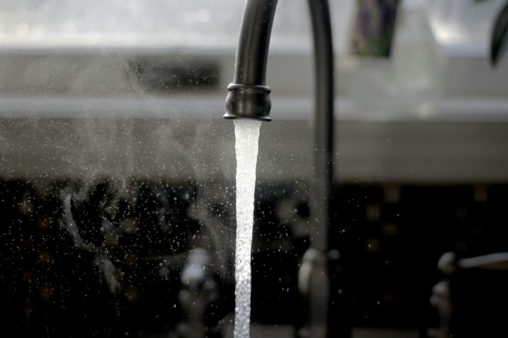 Running tap with aerated water stream